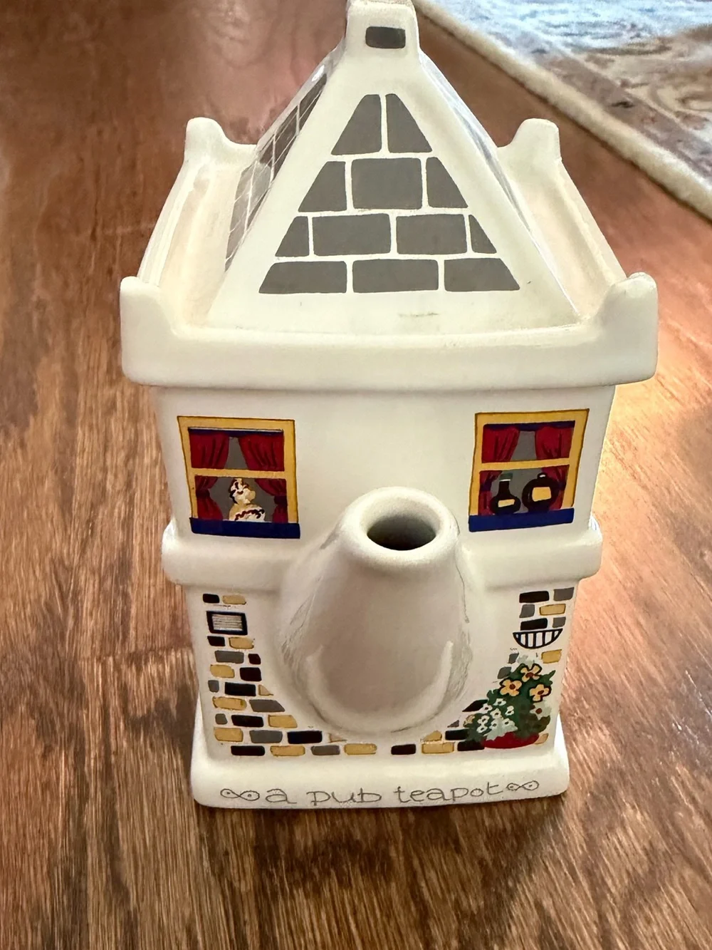 The Queen Victoria Pub Ceramic Teapot English Life by Wade
